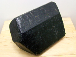 turmalin schwarz schoerl kristall