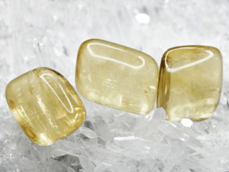 Calcit gelb Trommelstein (Zitronencalcit) 