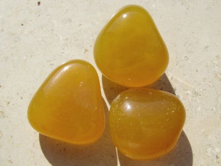 Karneol / Chalcedon gelb Trommelstein (natürlich) 
